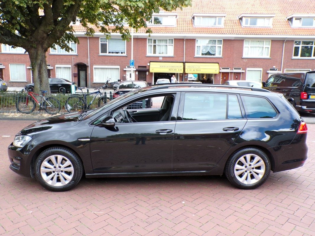 Volkswagen Golf / 2