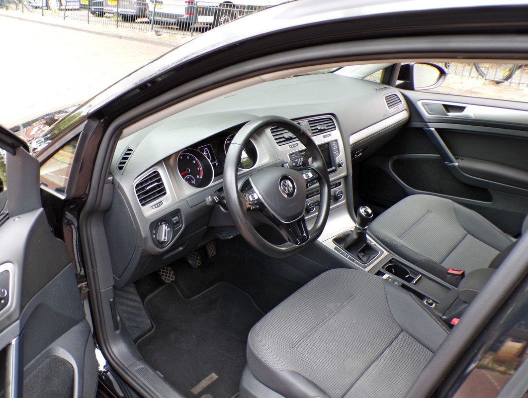 Volkswagen Golf / 3