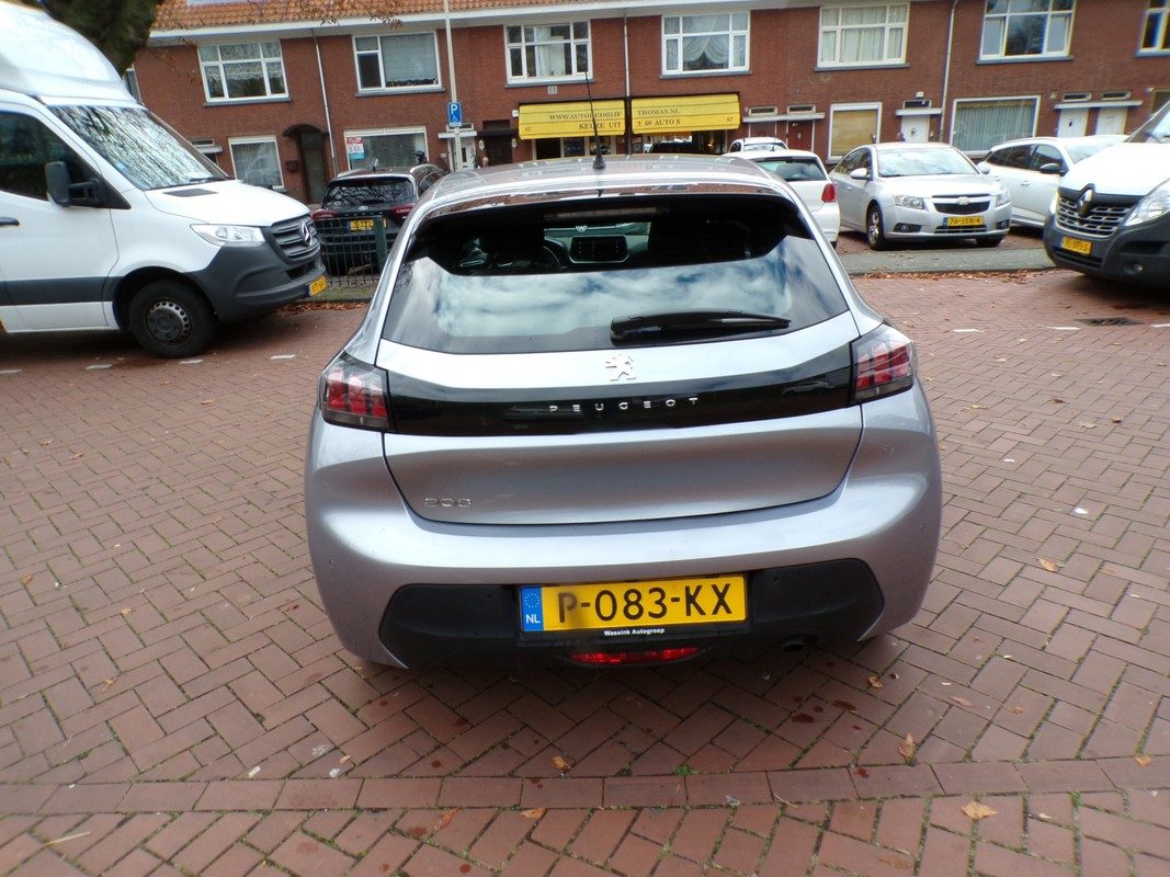 Peugeot 208 / 4