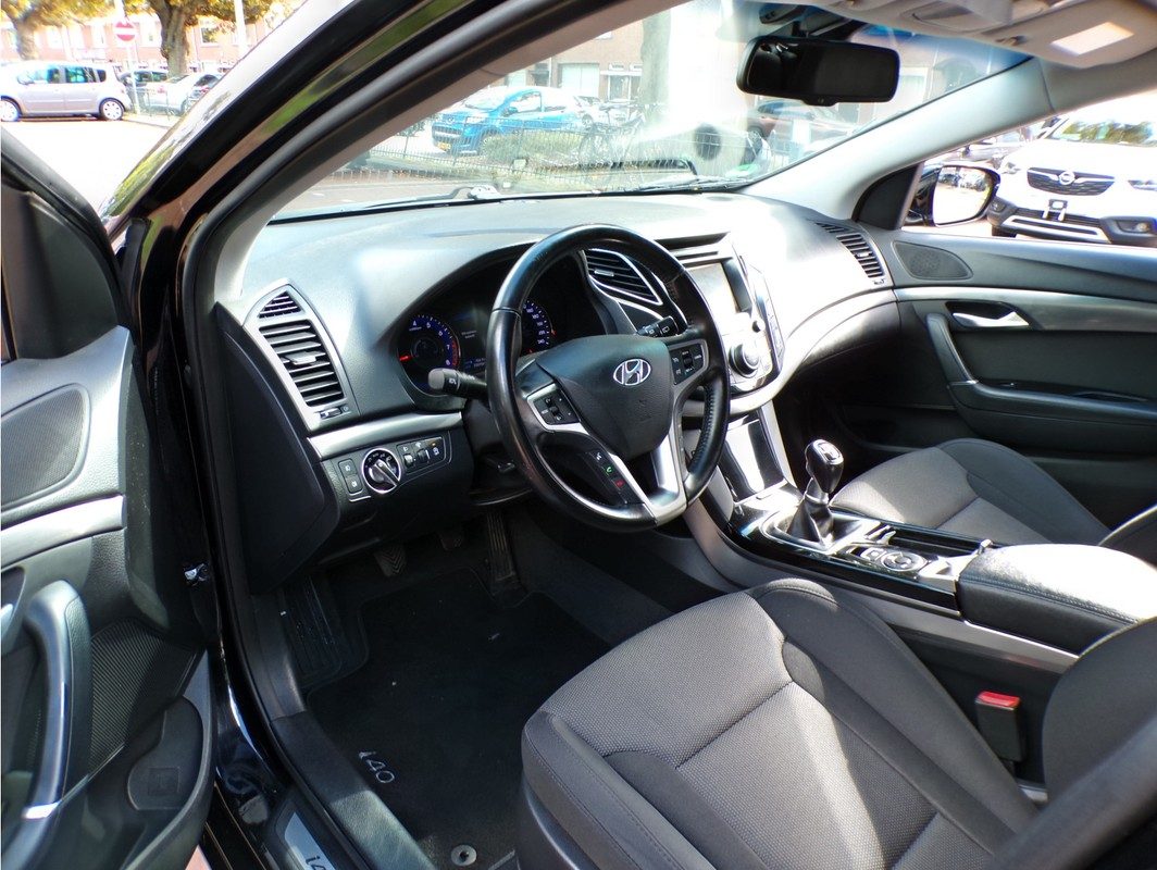 Hyundai i40 / 3