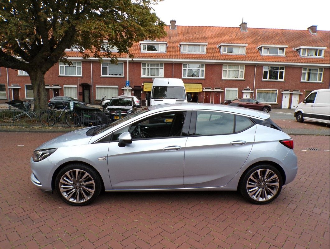 Opel Astra / 2